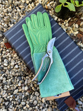 Load image into Gallery viewer, Scratch Protector Gloves