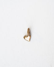 Load image into Gallery viewer, Pesci Che Volano- Cuoricino Charm