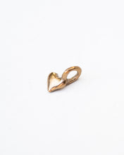Load image into Gallery viewer, Pesci Che Volano- Cuoricino Charm