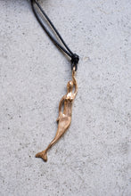 Load image into Gallery viewer, Pesci Che Volano- Elena Pendant
