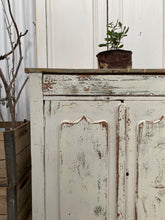 Load image into Gallery viewer, Quaint White Shield Cupboard