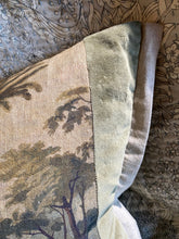 Load image into Gallery viewer, Namrana Palm Linen and Velvet Cushion