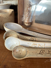 Load image into Gallery viewer, Francis Set 4 Ceramic Measuring Spoons