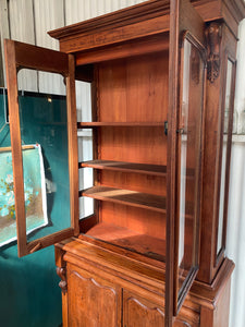 Grand Cedar Bookcase