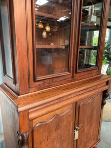 Grand Cedar Bookcase