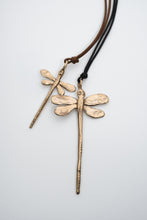 Load image into Gallery viewer, Pesci Che Volano- Libellula Pendant