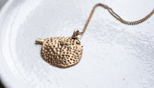 Load image into Gallery viewer, Pesci Che Volano- Paffuto Pendant