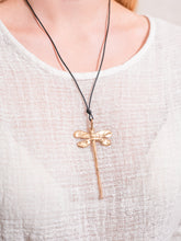 Load image into Gallery viewer, Pesci Che Volano- Libellula Pendant