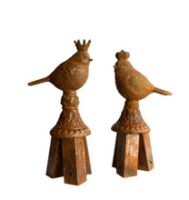 Load image into Gallery viewer, Stake Topper Royal Birds Cast Iron