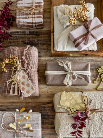 Auby Gold Embossed Gift Tags