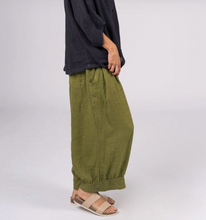 Load image into Gallery viewer, Montaigne Desi Linen Pants