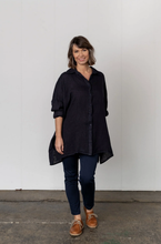 Load image into Gallery viewer, Montaigne Oversized Boyfriend Shirt in Linen (one size)