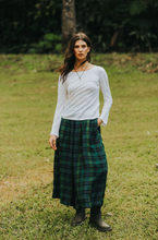 Load image into Gallery viewer, Ralph Green &amp; Black Plaid Linen Culottes