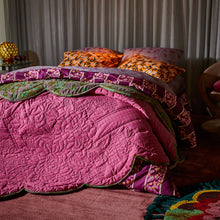 Load image into Gallery viewer, Valeria Scalloped Quilted Bedcover