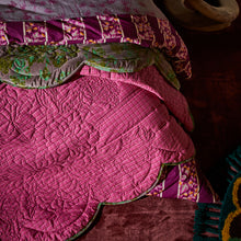 Load image into Gallery viewer, Valeria Scalloped Quilted Bedcover