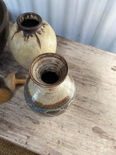 Load image into Gallery viewer, Vintage speckled earthenware vase