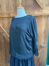 Load image into Gallery viewer, Grande Linen Shirt Adjustable Sleeve