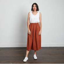 Load image into Gallery viewer, Montaigne Linen Culottes