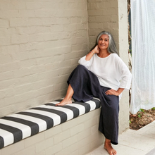 Load image into Gallery viewer, Montaigne Linen Culottes