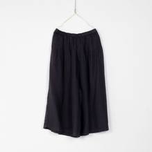 Load image into Gallery viewer, Montaigne Linen Culottes